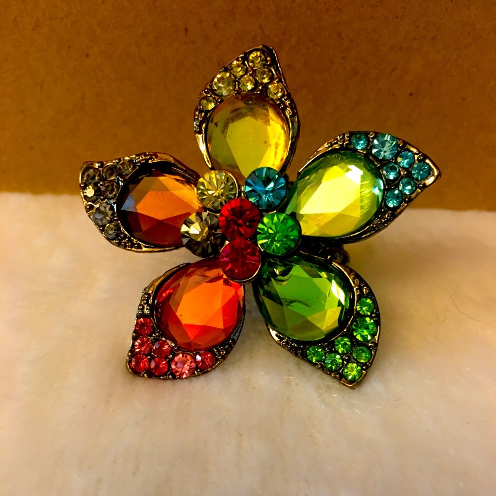 Jeweled flower stretch ring